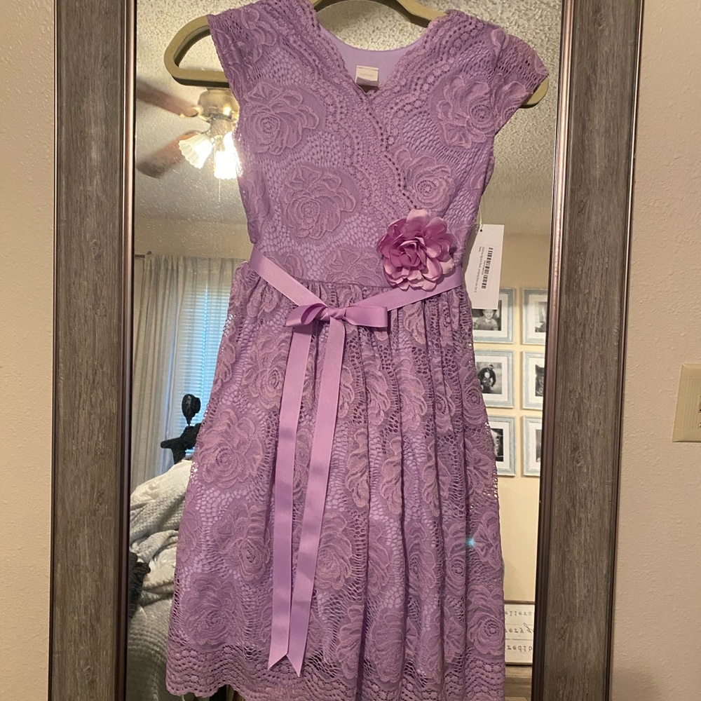 Girls lace dress